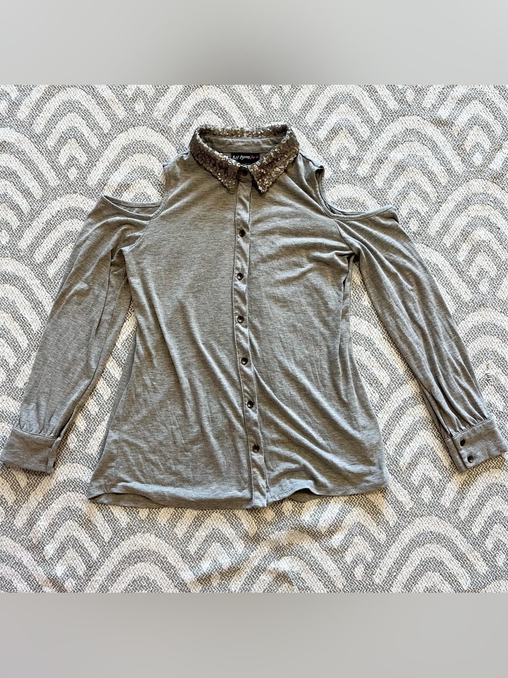 SELF ESTEEM Gray Sequin Cold Shoulder Shirt Small